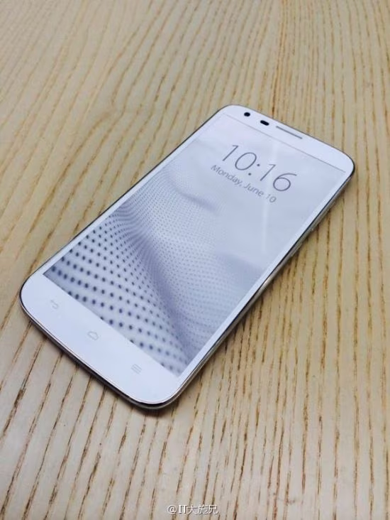 Huaweis-new-flagship-codenamed-Mulan-leaks-out-2.avif