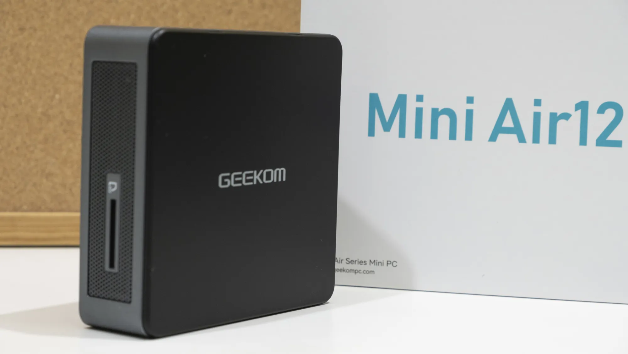 GEEKOM Mini Air 12: el mini PC que destaca por su versatilidad