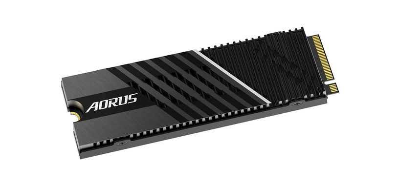 Gigabyte anuncia la serie AORUS Gen4 7000s de SSD de 1 TB y 2 TB