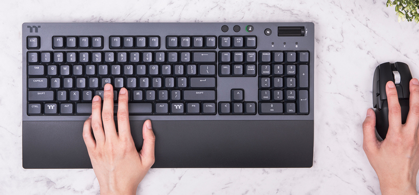 Thermaltake presenta el teclado mecánico W1 WIRELESS
