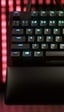 Razer anuncia el Huntsman v2 Analog con interruptores ópticos analógicos