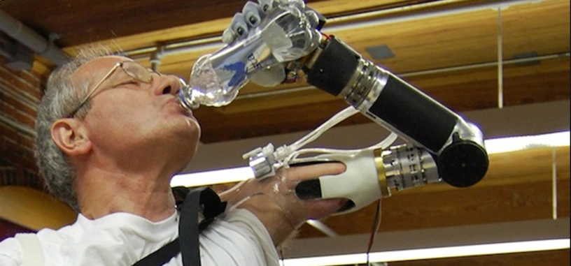 Un brazo protésico robótico es aprobado para su comercialización por la agencia de salud de EE.UU