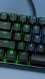 Razer anuncia el Huntsman Mini Analog, compacto 60 % con interruptores ópticos analógicos