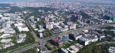 Taiwán realiza redadas en la isla para interrogar a 60 cazatalentos tecnológicos chinos