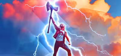 Thor regresa a sus músculos, su pelo largo y a los 80 en el tráiler de 'Thor: Love and Thunder'