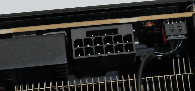 Intel recomienda usar el conector de cuatro resortes en lugar del de dos zonas de contacto en el 12VHPWR