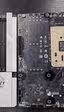MSI también tiene su placa base con los conectores por detrás