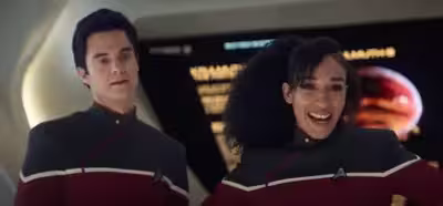 Unos Boimler y Mariner de imagen real irrumpen en el tráiler de la segunda temporada de 'Nuevos y extraños mundos'