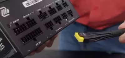 Incluir protecciones de temperatura y corriente al conector 12V-2x6 evitaría que se quemara