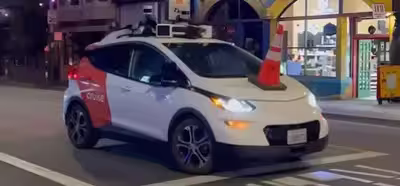 Activistas en San Francisco se dedican a deshabilitar coches autónomos poniéndoles conos de tráfico