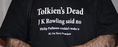 194c22f122a668f9215ba5bb165ed351_terry-pratchetts-t-shirt.avif