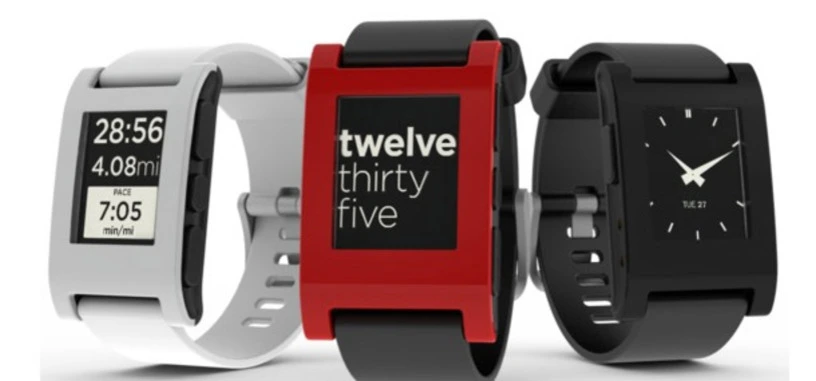 Los planes de Apple de sacar un reloj inteligente podrían pasar por adquirir una pequeña compañía como Pebble