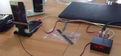 Esta caja averigua el PIN de tu iPhone a base de fuerza bruta