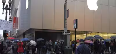 Apple quiere que desaparezcan las colas en las Apple Store cuando pone a la venta un producto