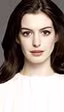 Anne Hathaway se enfrenta a Godzilla en los tribunales por la película 'Colossal'