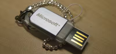 Microsoft podría vender Windows 10 en llaves USB además de en descarga digital y DVDs