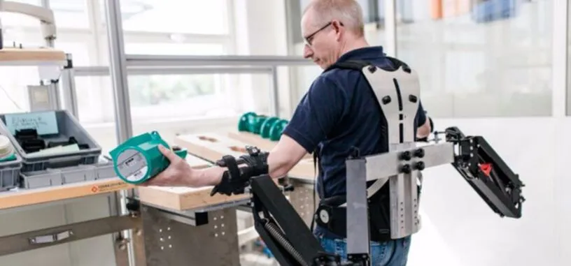 Robo-Mate es un exoesqueleto para levantar cargas pesadas en fábricas