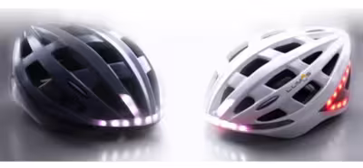Este casco conectado para ciclistas incluye luces para que te vean de noche e indicar giros