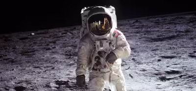 Ayuda a restaurar el traje de Neil Armstrong con esta campaña