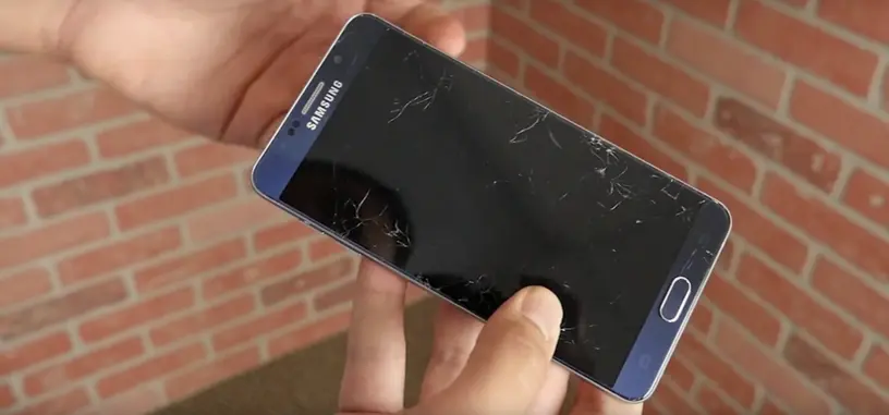 Un vídeo pone a prueba la resistencia del Galaxy Note 5 ante caídas