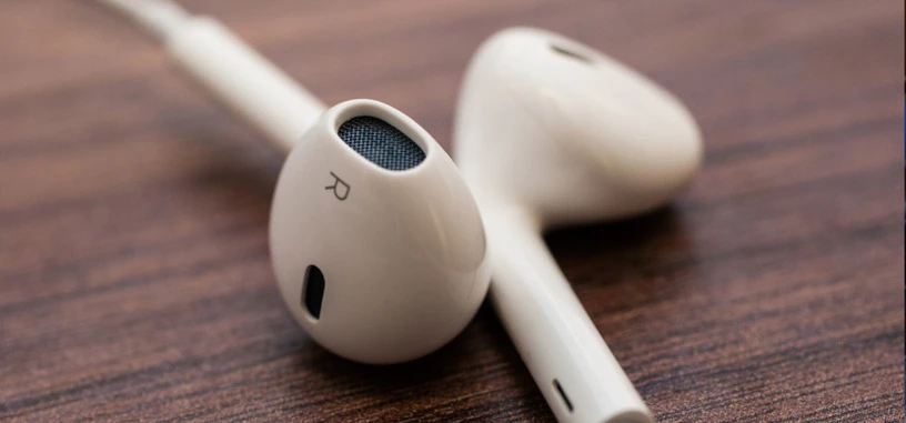 Apple patenta unos auriculares inalámbricos de botón con sensores para cancelación de ruido