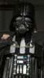 Una estatua de Darth Vader hecha con juguetes sexuales