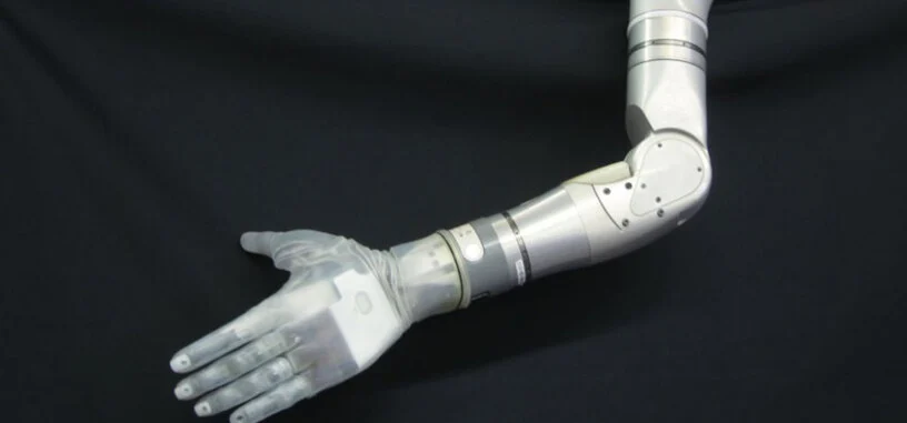 Un brazo protésico devuelve el sentido del tacto a un paciente