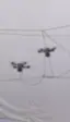 Estos drones son capaces de crear un puente de cuerdas por sí solos