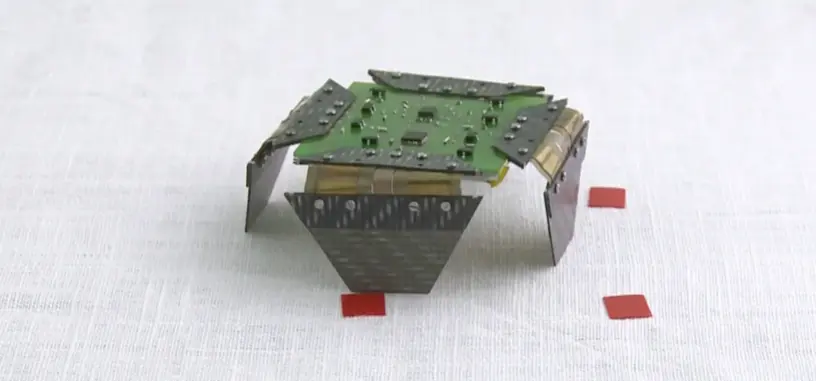 Un pequeño robot origami de 4 gramos es capaz de moverse y saltar al doblarse