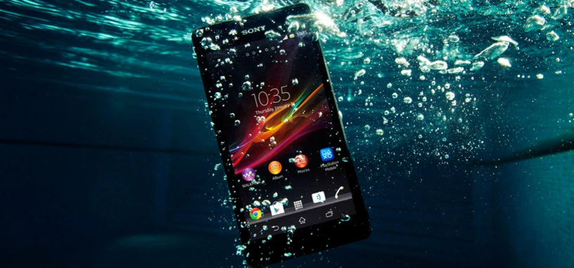 Sony presenta el Xperia ZR, un quad-core resistente al agua