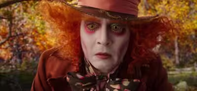 Johnny Depp y Sacha Baron Cohen en el tráiler de 'Alicia a través del espejo'