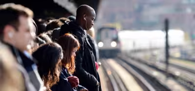 Ahora nunca te perderás un anuncio importante en la parada de metro
