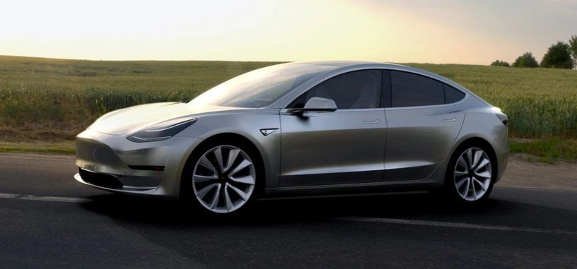 Tesla presenta el 'económico' Model 3; las reservas superan las 232.000 unidades [act.]