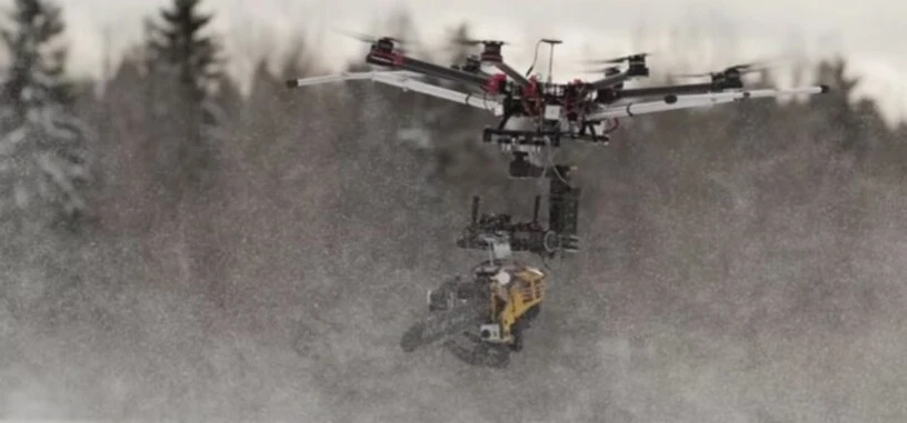 El totalmente innecesario, pero alucinante, vuelo de un dron con una motosierra
