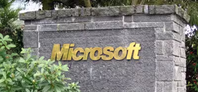 Microsoft entrará en el sector de los vehículos inteligentes de la mano de Toyota