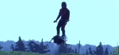 Este aerodeslizador te permitirá sobrevolar incluso un lago