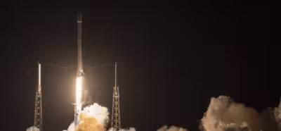 SpaceX aterriza por segunda vez un cochete reutilizable Falcon 9 en una plataforma marina