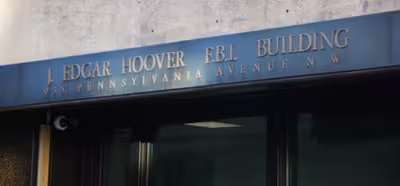 La encriptación de servicios como WhatsApp resulta molesta al director del FBI