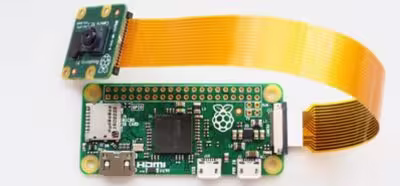 La Raspberry Pi Zero ahora tiene un conector para cámara y sigue valiendo 5 dólares