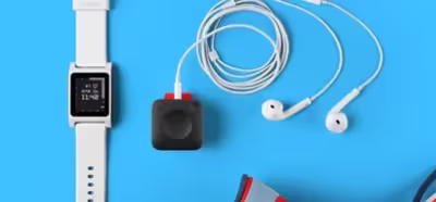 Pebble Core es un nuevo accesorio con GPS para complementar relojes y pulseras de actividad