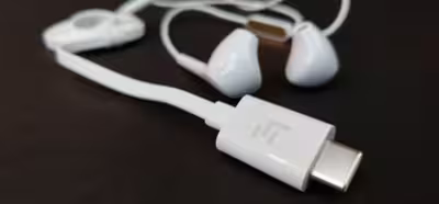 Hay un nuevo chip para dotar de funcionalidad avanzadas a los auriculares USB tipo C