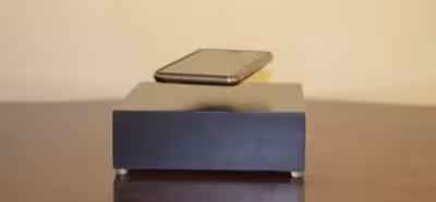 Este cargador es literalmente inalámbrico, ya que hará levitar tu teléfono