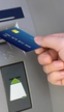 Muestran un curioso sistema para robar dinero de cajeros usando una mano robótica
