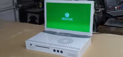Convierten la Xbox One S en una versión portátil