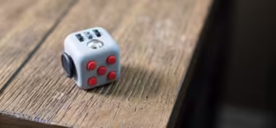 Fidget Cube es el cubo antiestrés que ya ha conseguido 4 millones de dólares en Kickstarter