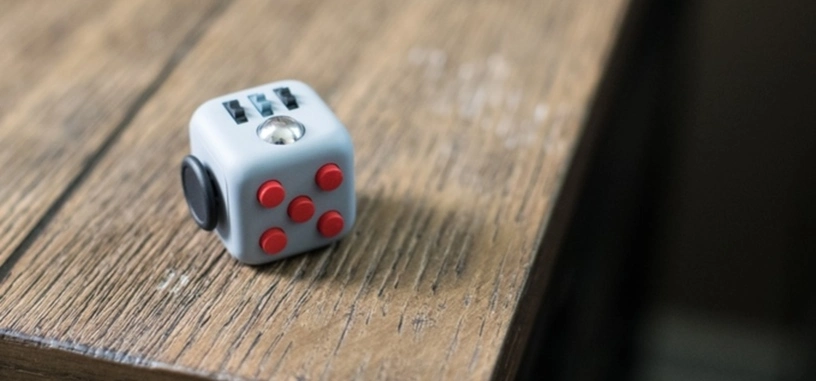 Fidget Cube es el cubo antiestrés que ya ha conseguido 4 millones de dólares en Kickstarter