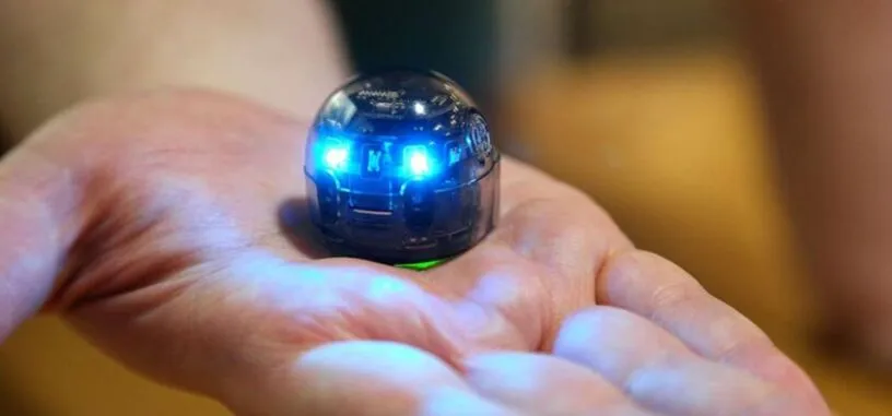 Evo es un pequeño robot que busca animar a los niños a aprender a programar