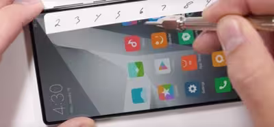 El teléfono sin marcos Mi Mix de Xiaomi es mucho más resistente de lo que parece
