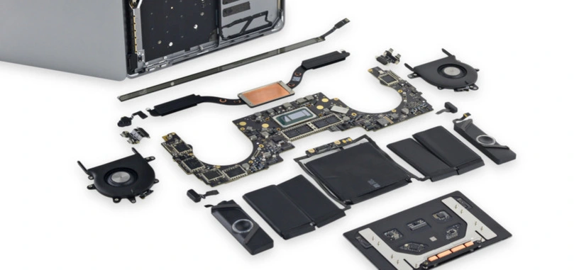 El desmontaje del MacBook Pro 13'' con Touch Bar muestra lo imposible que es de reparar