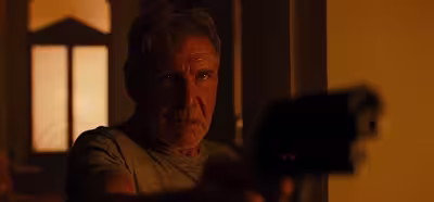 Dos cazadores de replicantes unidos por el destino en el primer tráiler de Blade Runner 2049